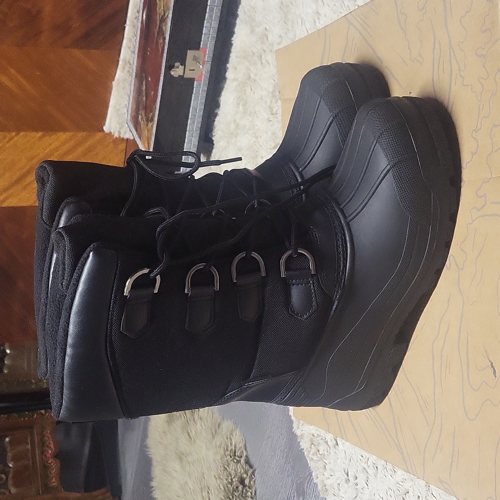 Elements Thinsulate boots 10